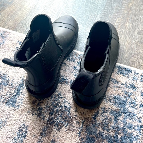 Women’s Hunter Rain Boots - Picture 2 of 4